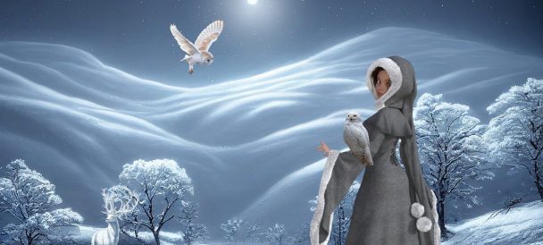 Na obrazku widać kobietę ubrana w futro, w tle zimowy krajobraz.