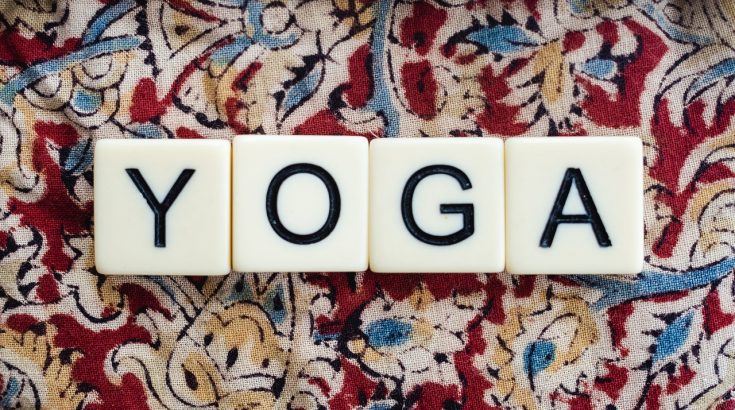 kostki z napisem Yoga
